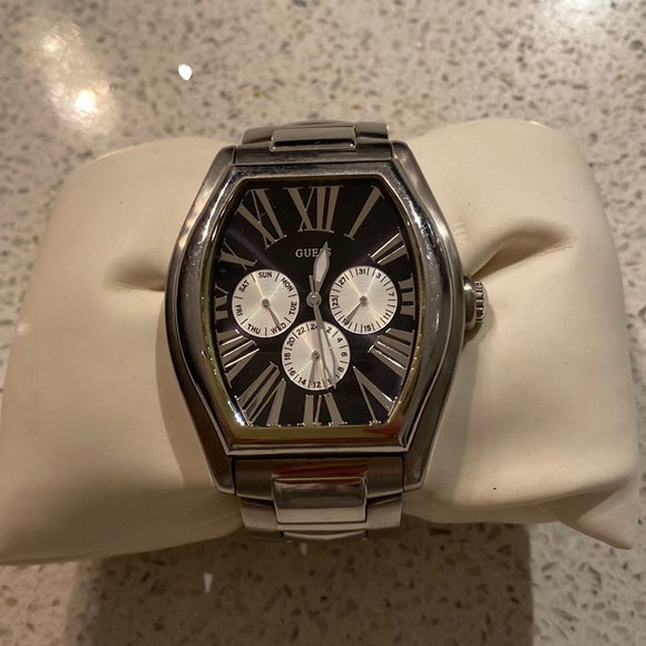 Guess lady watch - Picture 1 of 6